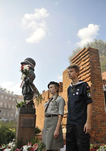 Galeria z uroczystości pod pomnikiem Małego Powstańca 2018